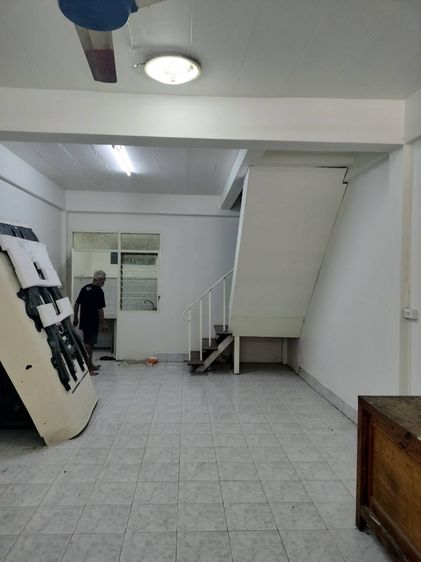 ไม่มี บ้านทาวเฮ้าส์2ชั้น หมู่บ้านเพชรงาม1 รูปที่ 3