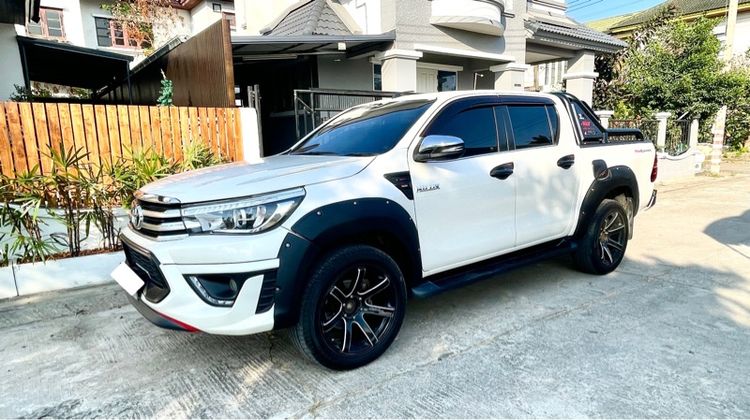 รถ Toyota Hilux Revo 2.4 G Prerunner สี ขาว