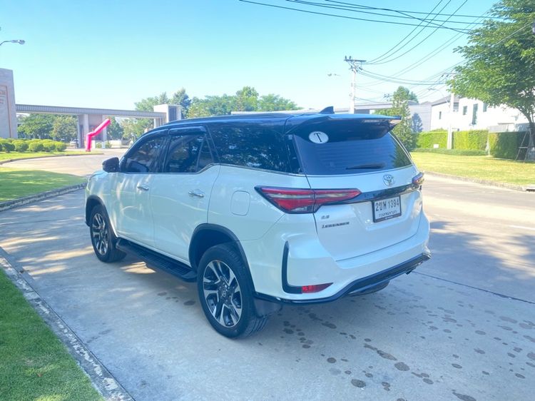Toyota Fortuner 2022 2.8 LEGENDER 4WD AT ดีเซล เกียร์อัตโนมัติ ขาว รูปที่ 4