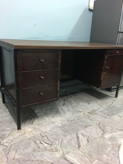 โต๊ะทำงาน