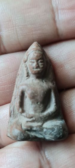 พระร่วงนั่งกรุบางขลัง เนื้อดิน