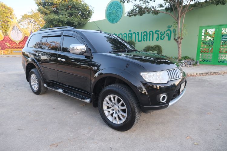 รถ Mitsubishi Pajero Sport 2.5 GT สี ดำ