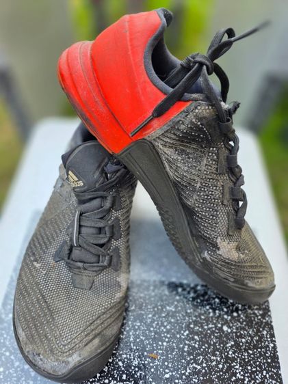 รองเท้ากีฬา adidas ผู้ชายเบอร์ 44