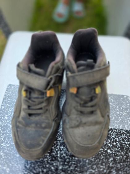 รองเท้ากีฬาเด็ก