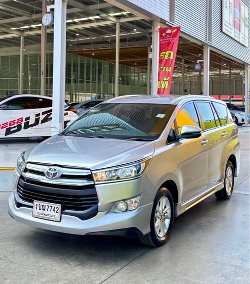 Toyota Innova 2020 2.8 Crysta G Utility-car ดีเซล เกียร์อัตโนมัติ บรอนซ์เงิน รูปที่ 3