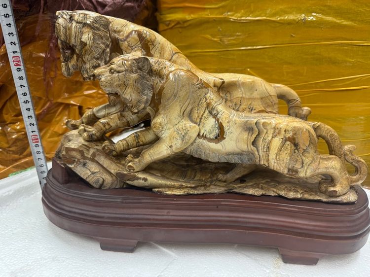 หินพิกเจอร์แจ๊สเปอร์แกะสลักเสือคู่