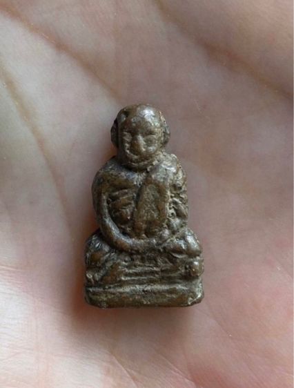 รูปหล่อหลวงพ่อยอดวัดหนองปลาหมอ