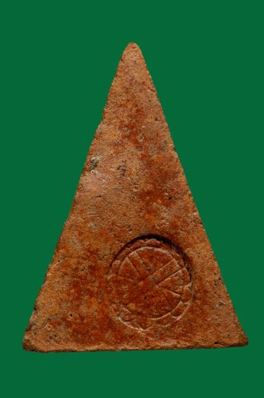 พระนางพญาหลังยันต์ดวงปี 2514 พิมพ์ใหญ่ วัดนางพญาพิษณุโลก รูปที่ 2