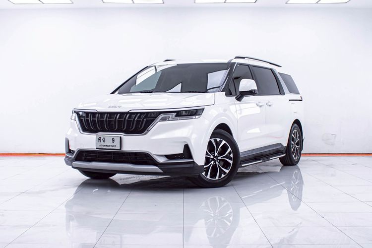 Kia Carnival 2023 2.2 LX Utility-car ดีเซล ไม่ติดแก๊ส เกียร์อัตโนมัติ ขาว