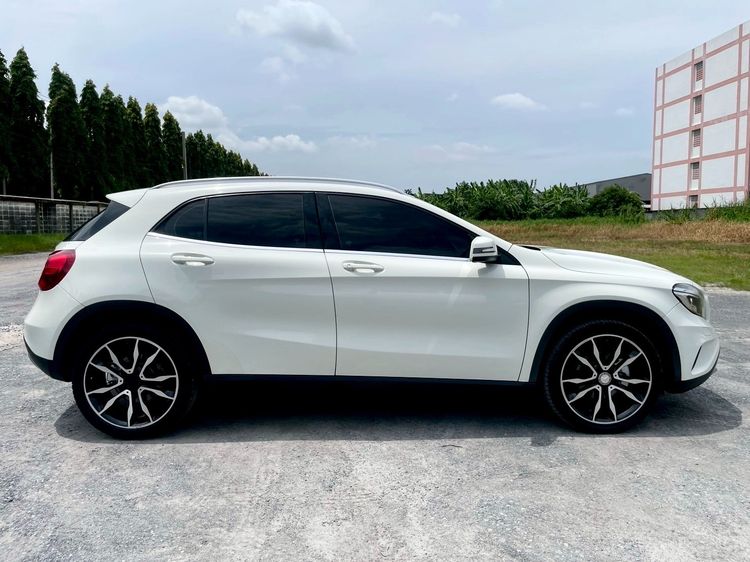 Mercedes-Benz GLA-Class 2017 GLA200 Utility-car เบนซิน ไม่ติดแก๊ส เกียร์อัตโนมัติ ขาว รูปที่ 4