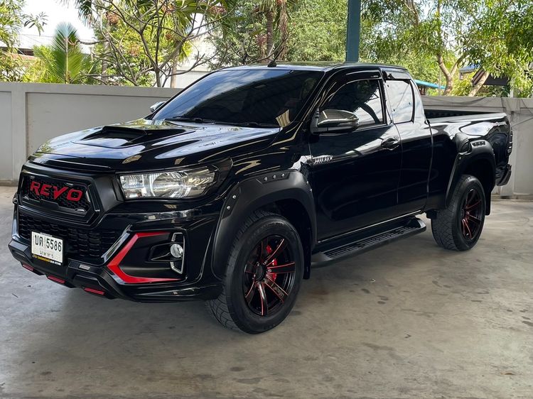 Toyota Hilux Revo รุ่น 2.4 Prerunner J Plus สีดำ MT ปี 2018