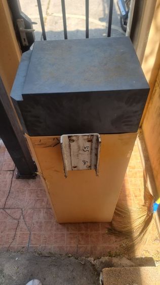 ตู้และไม้กั้นทางเข้าหมู่บ้าน รูปที่ 3