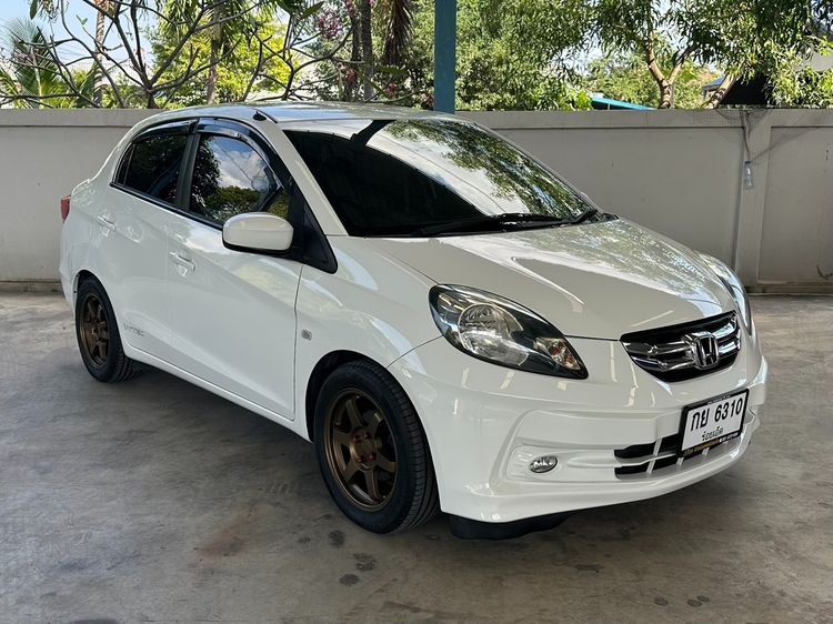 Honda Brio 2013 1.2 Amaze S Sedan เบนซิน ไม่ติดแก๊ส เกียร์อัตโนมัติ ขาว รูปที่ 2