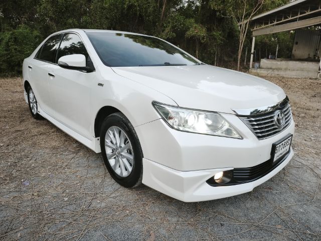 รถ Toyota Camry 2.0 G Extremo สี ขาว