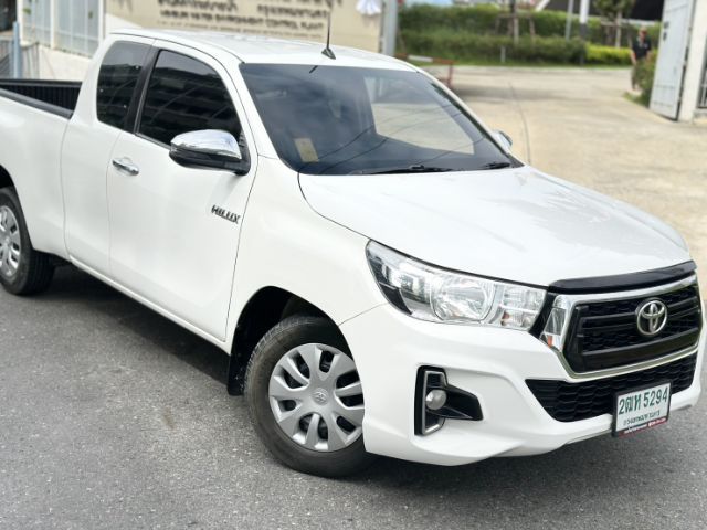 รถ Toyota Hilux Revo 2.4 J Plus สี ขาว