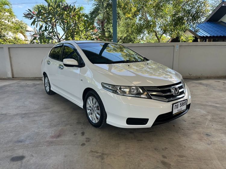 Honda City 2012 1.5 V i-VTEC Sedan เบนซิน ไม่ติดแก๊ส เกียร์อัตโนมัติ ขาว รูปที่ 2