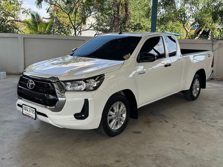 Toyota Hilux Revo รุ่น Smart Cab 2.4 Entry Z Edition สีขาว AT ปี 2021