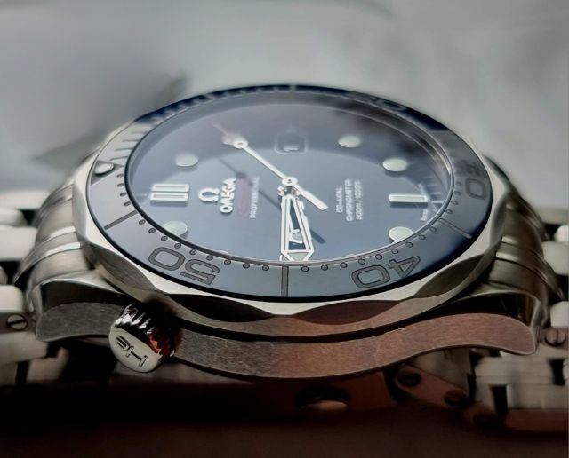 Omega Seamaster Co-Axail Diver 300 M 
 รูปที่ 7
