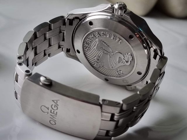 Omega Seamaster Co-Axail Diver 300 M 
 รูปที่ 12