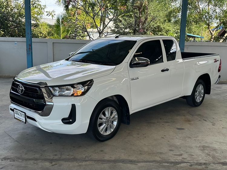 Toyota Hilux Revo รุ่น Smart Cab 2.4 Entry Z Edition สีขาว AT ปี 2021