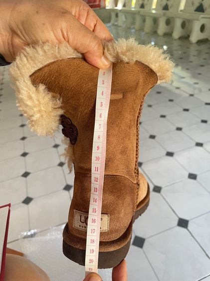 รองเท้าบูทลุยหิมะ UGG  รูปที่ 10