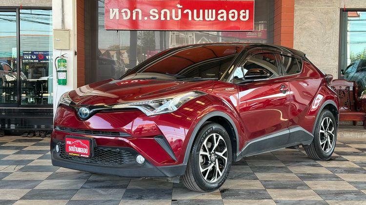รถ Toyota C-HR 1.8 HV Hi สี แดง