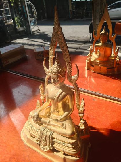 เลี่ยมทองเหลียญวัดม่วงอ่างทอง แถมฟรีชินราช9นิ้ว หมื่น9มาดูได้ทุกวีน ทัก0813195660 รูปที่ 2