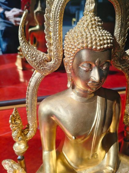 เลี่ยมทองเหลียญวัดม่วงอ่างทอง แถมฟรีชินราช9นิ้ว หมื่น9มาดูได้ทุกวีน ทัก0813195660 รูปที่ 4