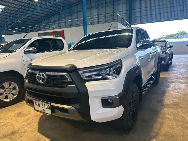 รถ Toyota Hilux Revo Smart Cab 2.4 Entry Prerunner สี ขาว