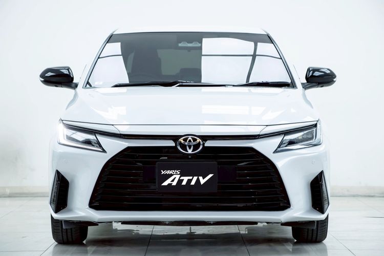 Toyota Yaris ATIV 2022 1.2 Premium Luxury Sedan เบนซิน ไม่ติดแก๊ส เกียร์อัตโนมัติ ขาว รูปที่ 4