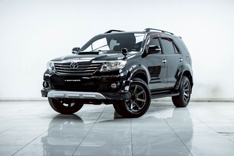 Toyota Fortuner 2014 3.0 V Utility-car ดีเซล ไม่ติดแก๊ส เกียร์อัตโนมัติ ดำ