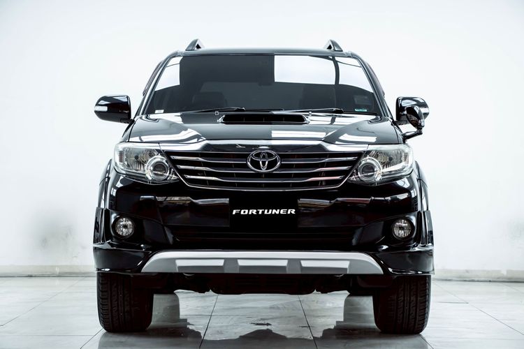 Toyota Fortuner 2014 3.0 V Utility-car ดีเซล ไม่ติดแก๊ส เกียร์อัตโนมัติ ดำ รูปที่ 4