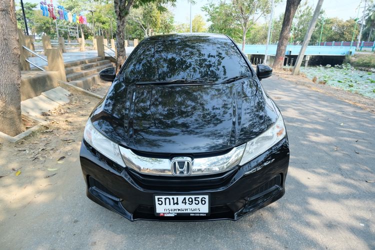 Honda City 2016 1.5 V Sedan เบนซิน ไม่ติดแก๊ส เกียร์อัตโนมัติ ดำ รูปที่ 2