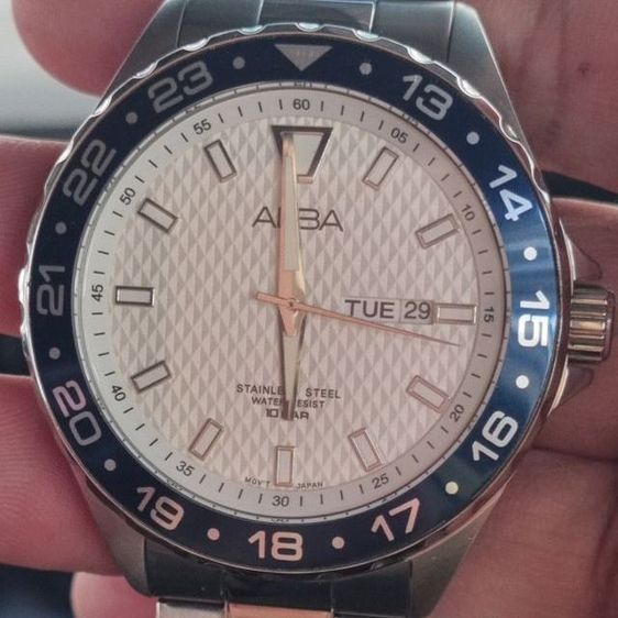 ยกกล่อง45มิลใหม่เกือบร้อยเปอร์เซ็นต์ ระบบ Quartz  ครับ