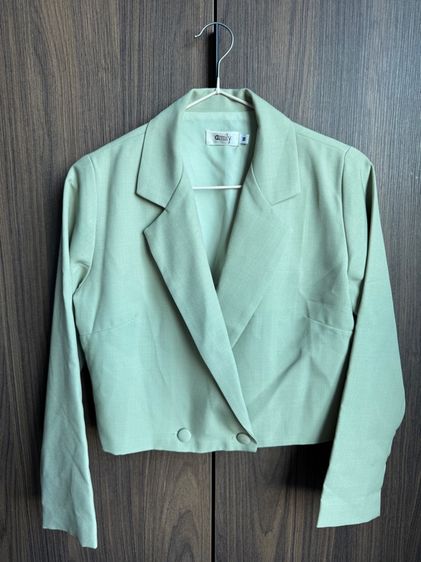 เซ็ตเสื้อสูททรงครอปและกระโปรง 3 ชิ้น