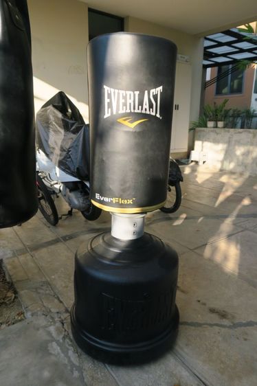 Everlast EverFlex Freestanding Heavy Bag
