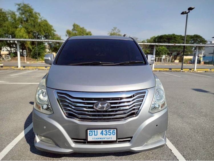 รถ Hyundai H-1  2.5 Deluxe สี เทา