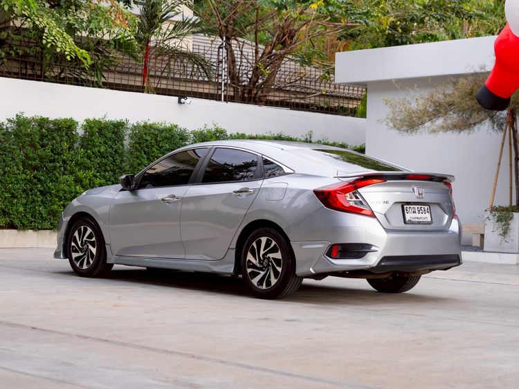 Honda Civic 2017 1.8 EL i-VTEC Sedan เบนซิน ไม่ติดแก๊ส เกียร์อัตโนมัติ บรอนซ์เงิน รูปที่ 4