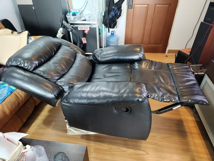 Recliner (reclining chair) soft comfy black, reclines nearly flat รูปที่ 4