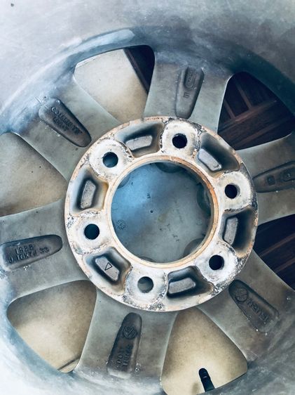 ขายล้อแม็กเปล่า ออลนิวอีซูซุ ดีแมค ไฮแลนเดอร์ ขอบ 16 รุ่น เอ็กซีรี่ สีรมดำ แท้เดิมโรงงาน ถอดจากป้ายแดง สวยมาก ไม่มีแตกไม่มีซ่อม 1 ชุด  รูปที่ 4