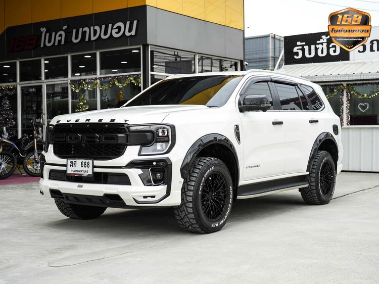 รถ Ford Everest 2.0 Titanium Plus สี ขาว