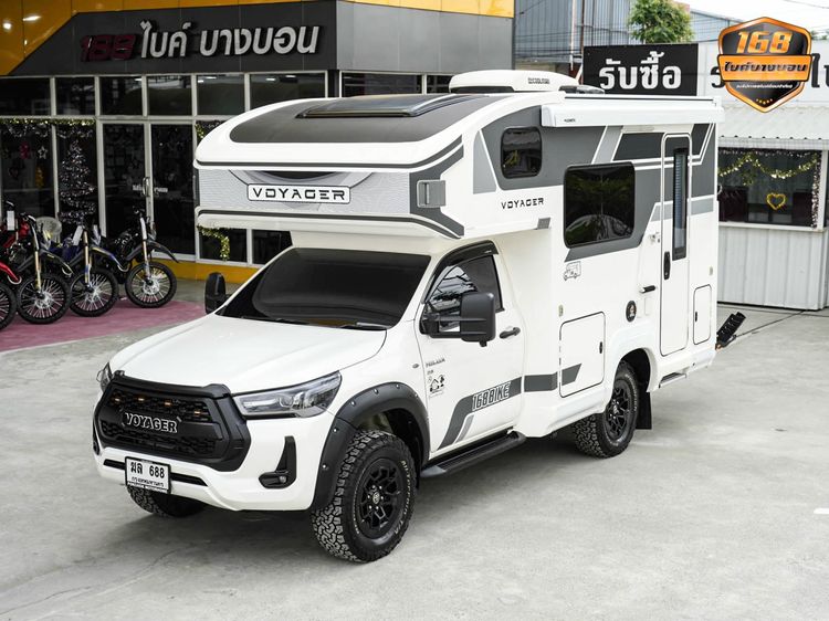 รถ Toyota Hilux Revo 2.8 GR Sport สี ขาว