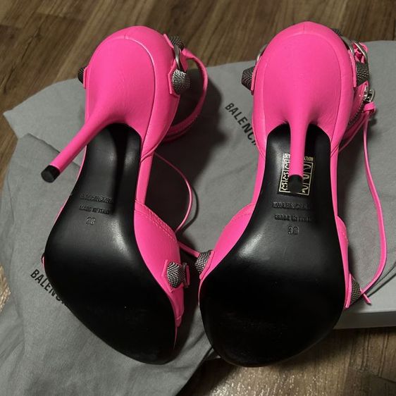 รองเท้าส้นสูง Balenciaga say 38 รูปที่ 4