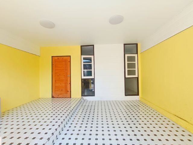 อื่นๆ 2011 ไม่มี ใช่ ทาวน์เฮ้าส์เรวดี3 ถนนรัตนาธิเบศร์ รูปที่ 3