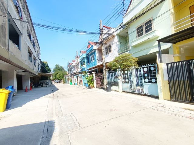 อื่นๆ 2011 ไม่มี ใช่ ทาวน์เฮ้าส์เรวดี3 ถนนรัตนาธิเบศร์ รูปที่ 4