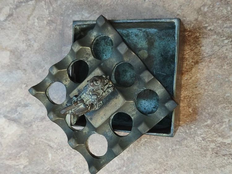 ที่เขี่ยบุหรี่สิงห์ ทองเหลือง  รูปที่ 13