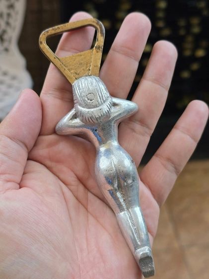 ที่เปิดฝาขวดงานเก่าวินเทจ สาวเซ็กซี่ หัวเปิดเป็นทองเหลือง  รูปที่ 10