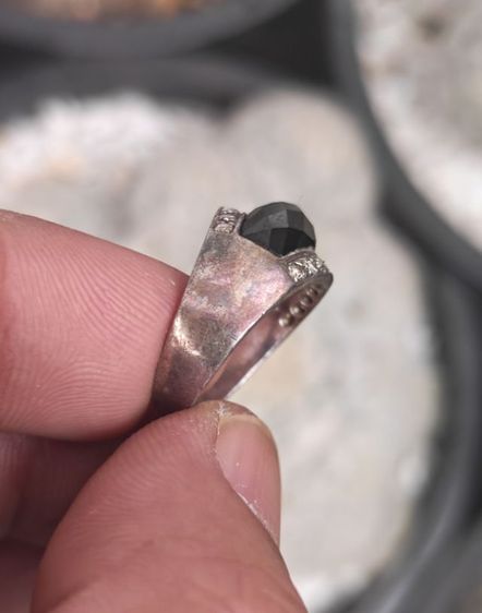 แหวนเงินแท้ หัวนิลฝังพลอย​ ราคาเบาๆครับ รูปที่ 4