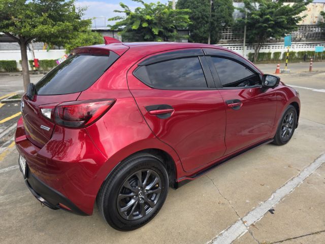 Mazda Mazda 2 2019 1.3 High Connect Sedan เบนซิน ไม่ติดแก๊ส เกียร์อัตโนมัติ แดง รูปที่ 3