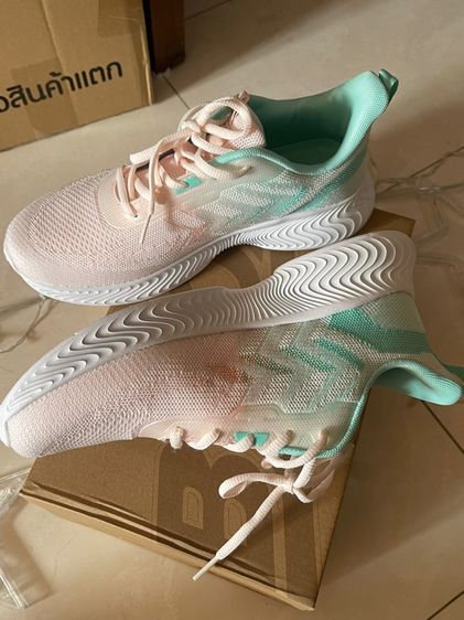 รองเท้าผ้าใบ  รูปที่ 5